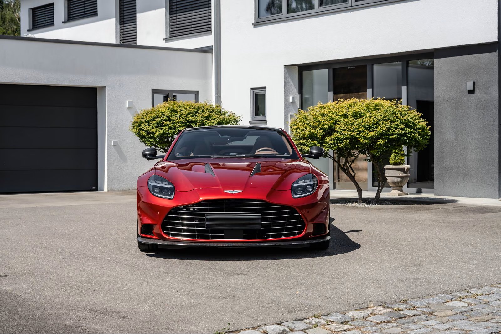 Aston Martin Vanquish PRESENTATION 3