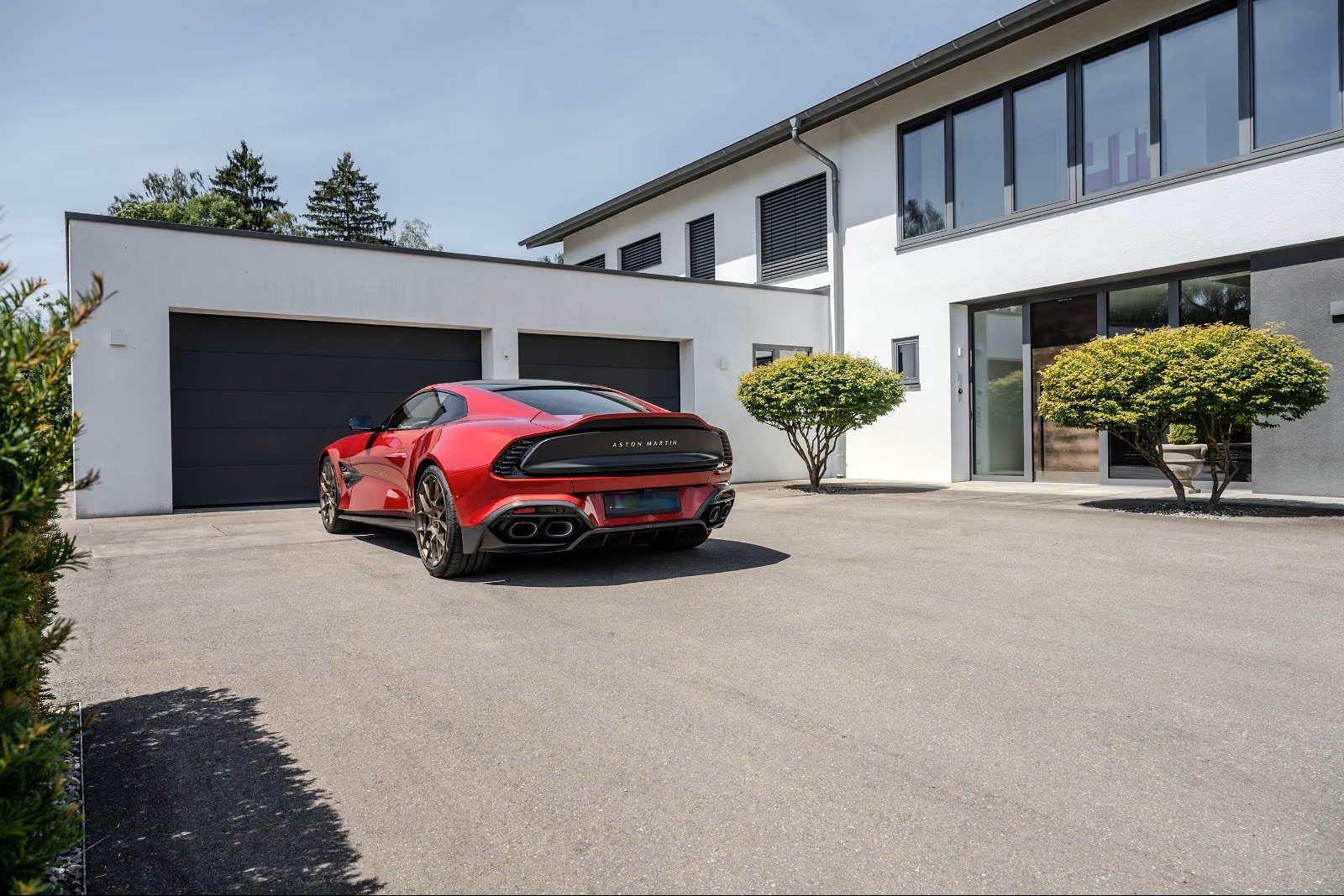 Aston Martin Vanquish PRESENTATION 6