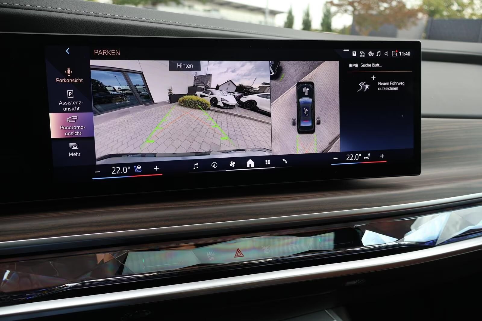 BMW 750e xDrive M Sport-INDIVIDUAL 8