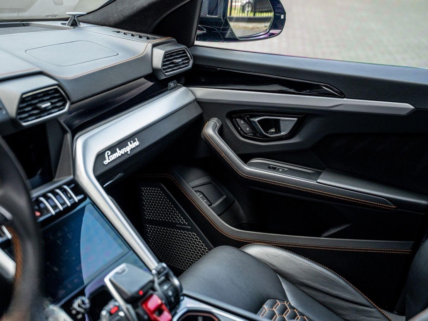 Lamborghini Urus 4.0 V8 6