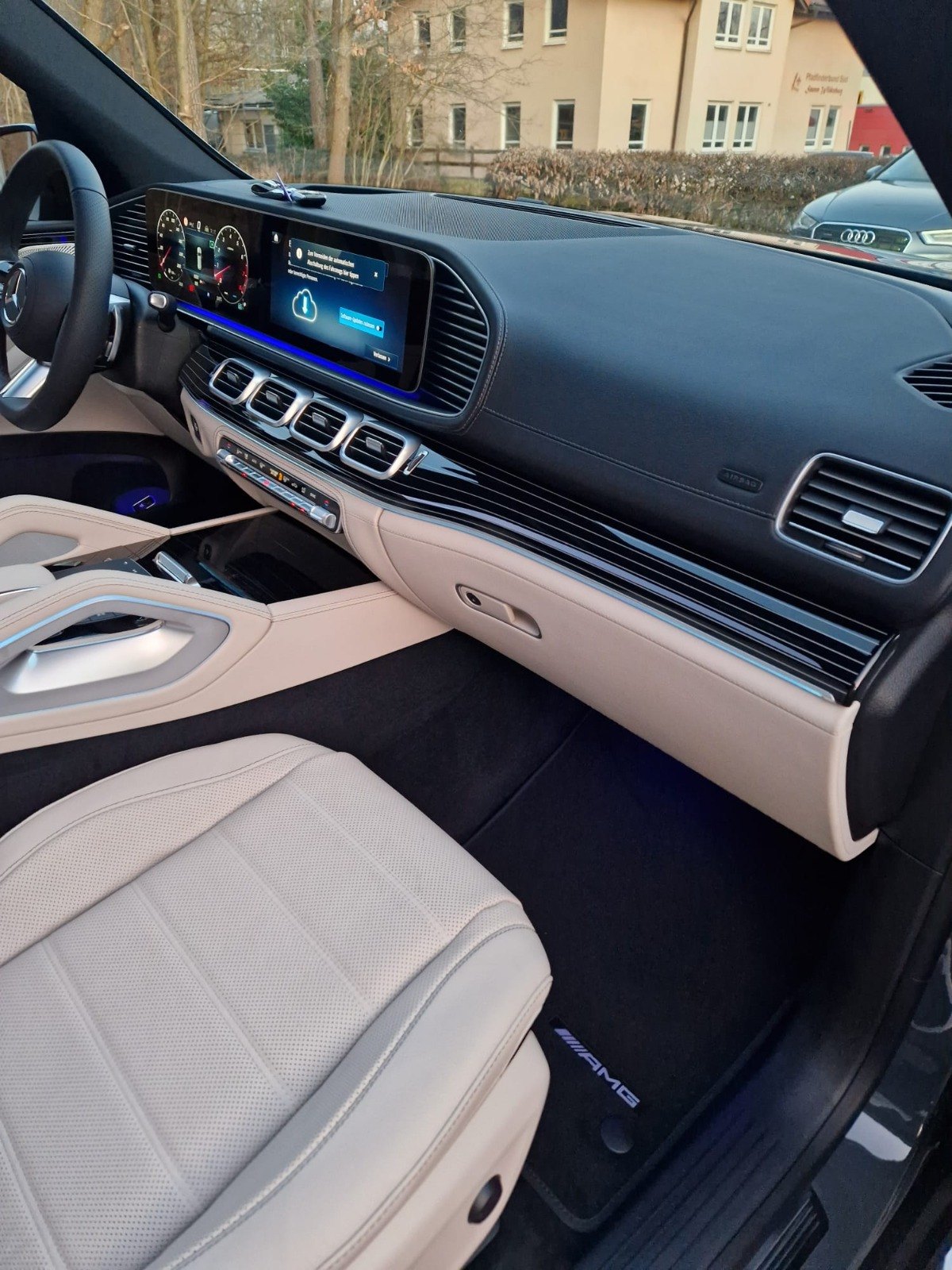 Mercedes-Benz GLS 450 AMG 12