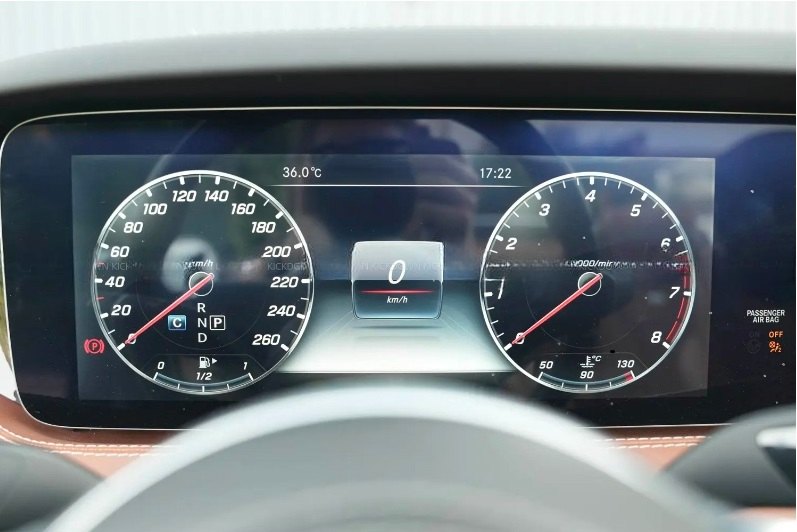 Mercedes Benz S560 Cabriolet 13