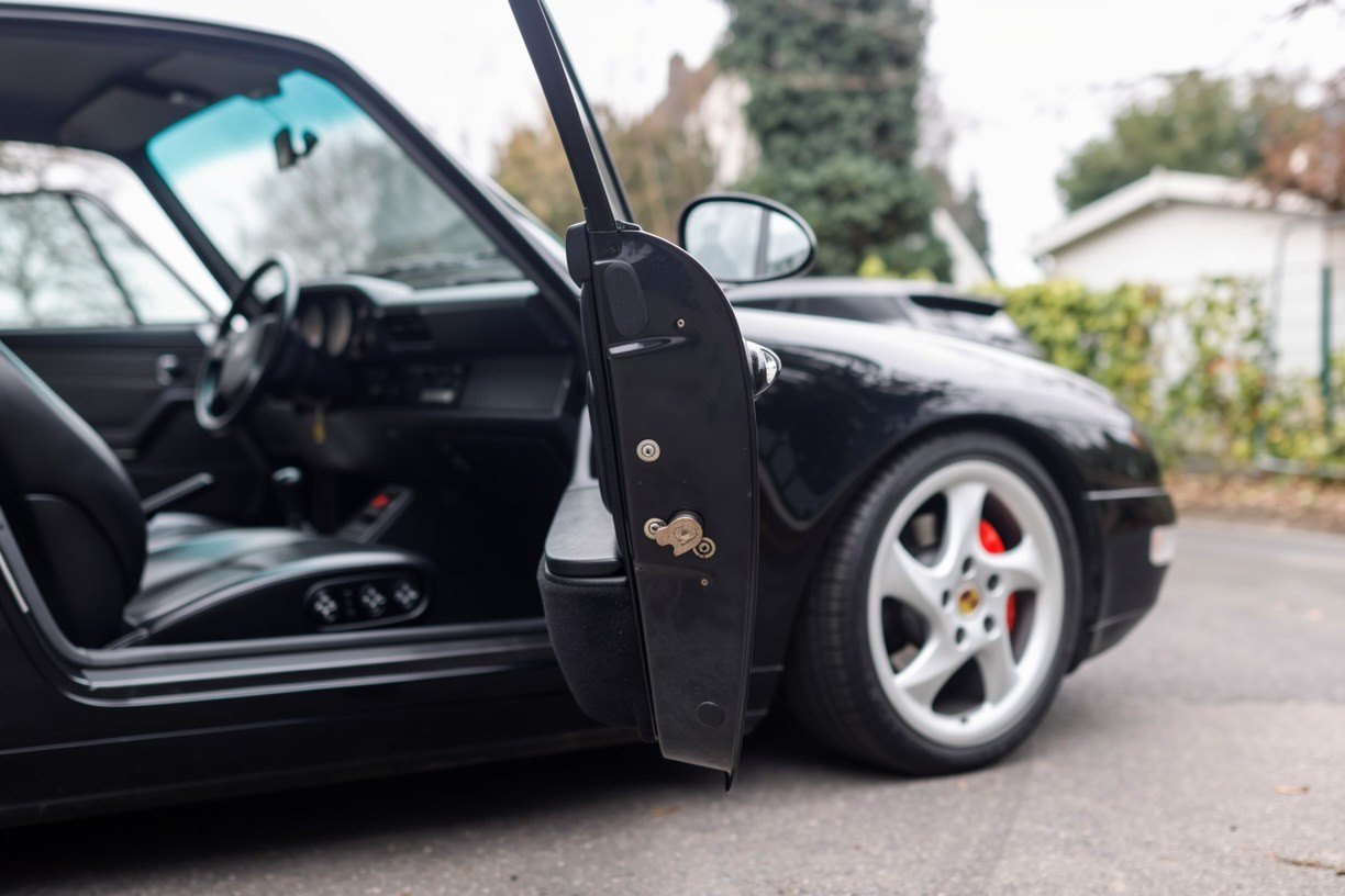 Porsche 911 993 Carrera 4 5
