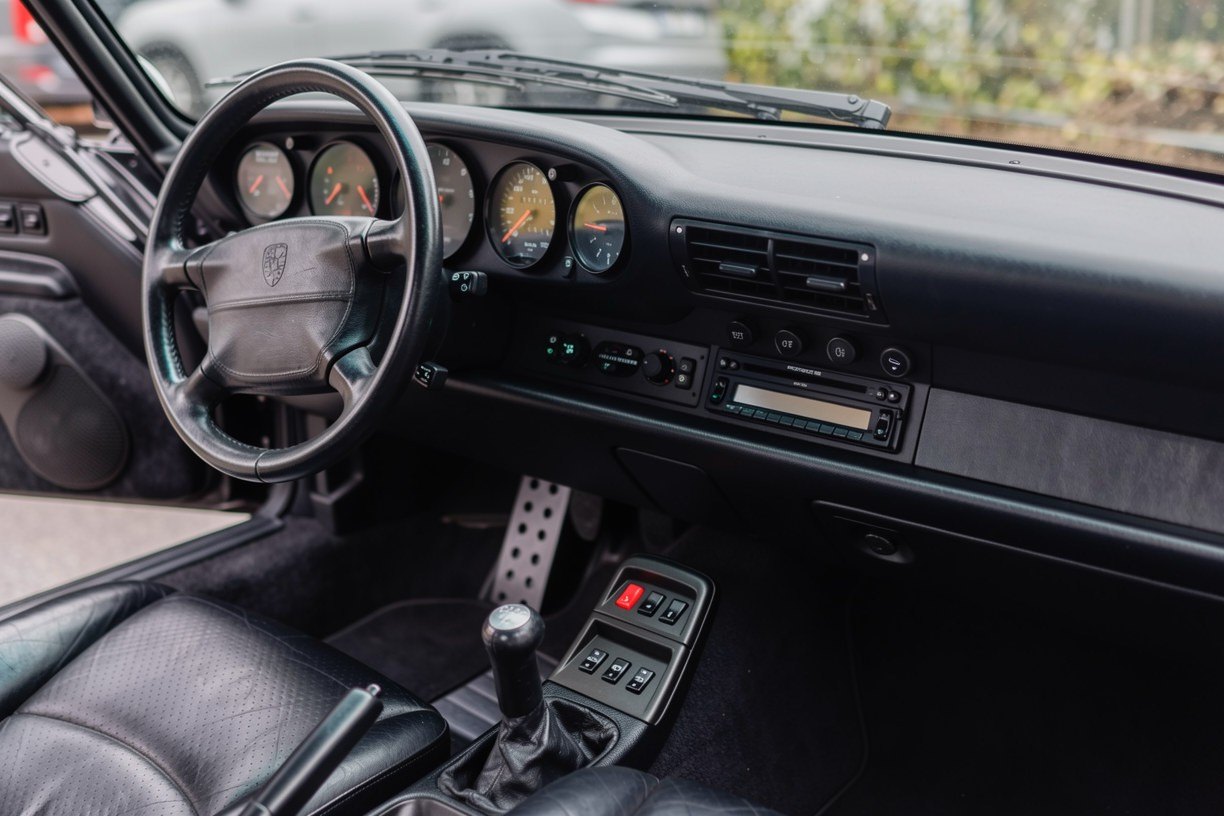 Porsche 911 993 Carrera 4 10