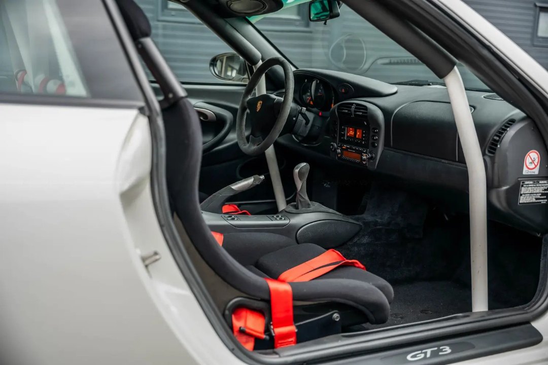 Porsche 911 996 GT3 RS 11