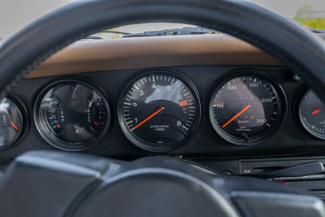 Porsche 911S 12