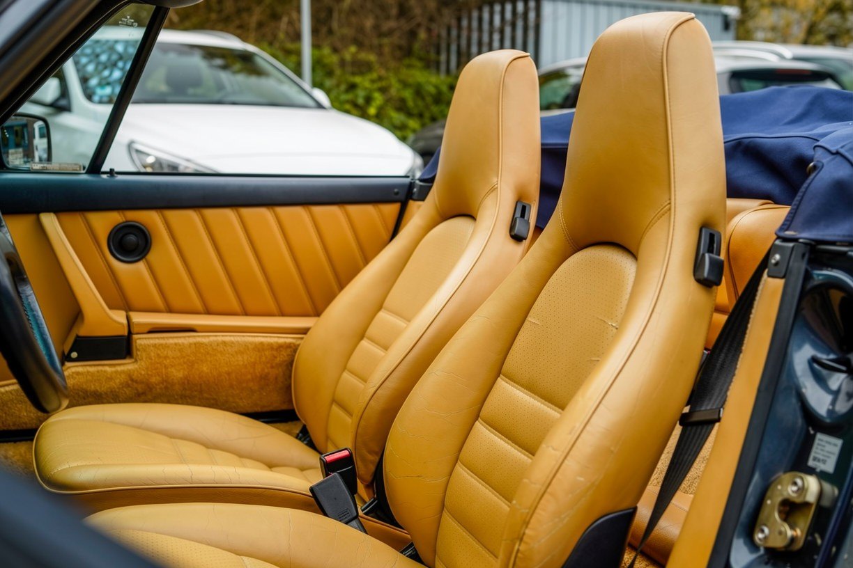Porsche 930 8